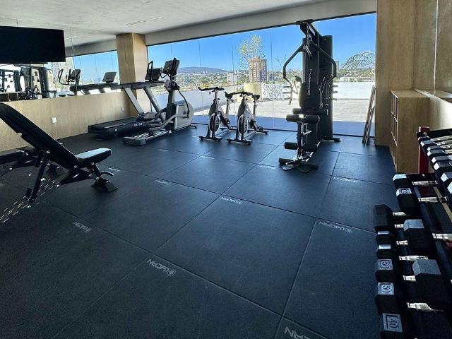ESTRENA DEPA EN RENTA A 2 MINS DE PLAZA DEL SOL CON ALBERCA, GYM Y ROOFTOP