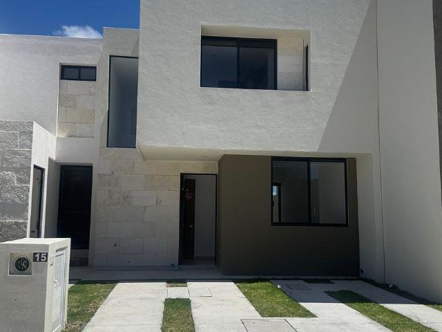 Estrena en RENTA Casa en Alella Zibatá