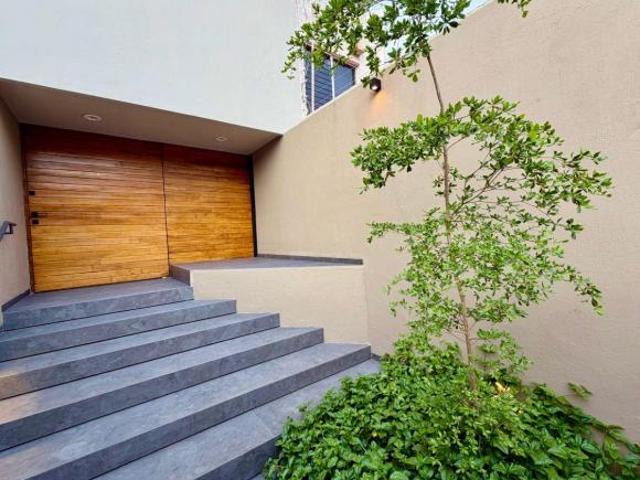 Casa de revista en venta en Providencia completamente renovada para estrenar