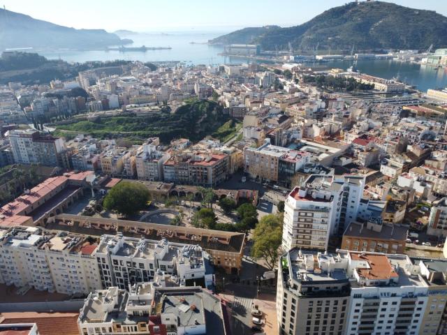 Estrena hogar en el corazón de Cartagena con este fantástico piso en alquiler de 2 dormitorios