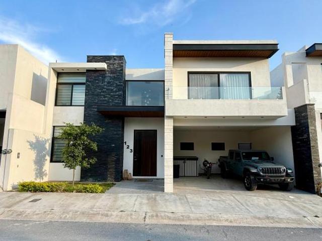 ESTRENA HOY EN ALCÁZAR RESIDENCIAL