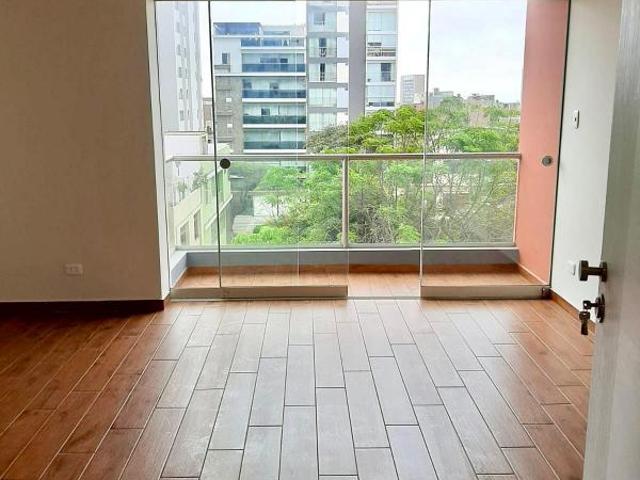 Estreno Finos acabados Vista a parque No pagan Alcabala