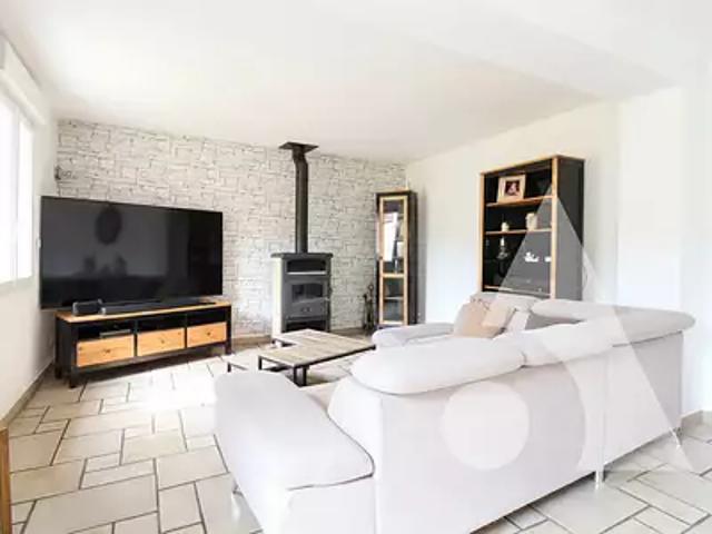 Estrées Saint Denis 60190 Achat / Vente maison 7 pièces t7 au dernier étage jardin