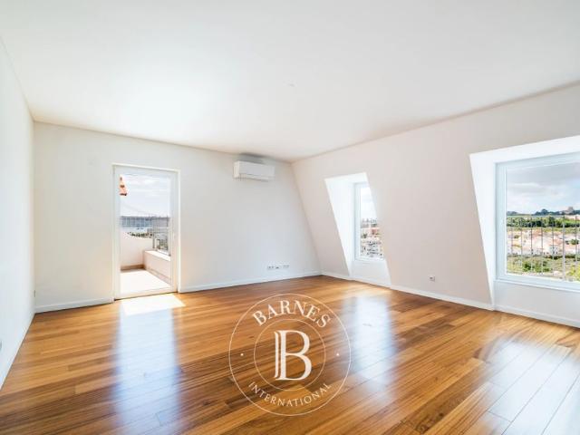 Estrela, Appartement 3 Chambres 142 m² en location
