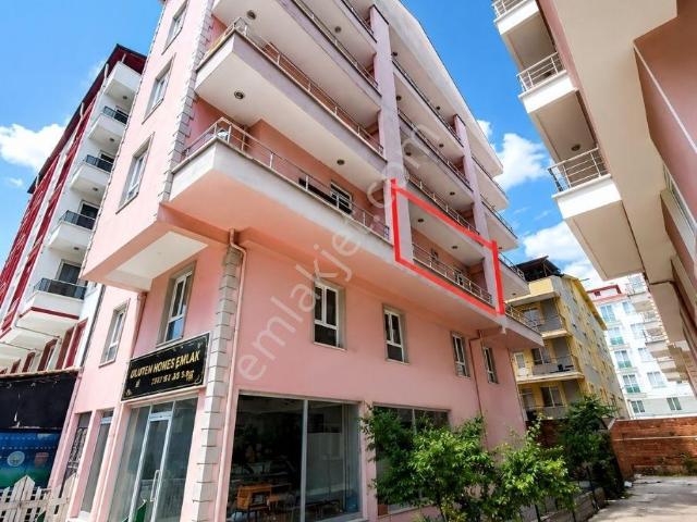 Esyasız Olarak Satılık 1+1 Dükkan Üstü Daire
