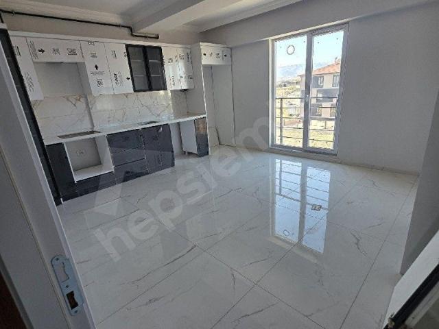Çepni Mahallesi Kent Park civarında 3+1 full yapılı sıfır kiralık daire