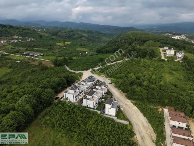 Epa Uğur'dan Konuralp'te Site İçi Manzaralı Tripleks Villa