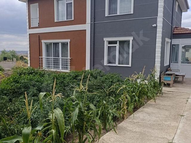 EPA'DAN ALTINOVA GİCİK MAHALLESİNDE 857 M2 İÇERİSİNDE 4+1 FIRSAT