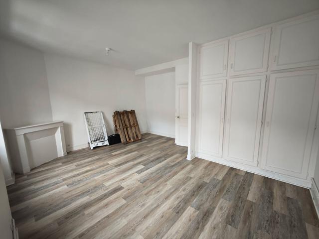 EPERNON / Location Appartement 2 Pièces 44 m²