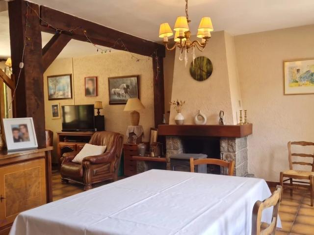 EPERNON sortie Maison traditionnelle sur 2000 m² de terrain