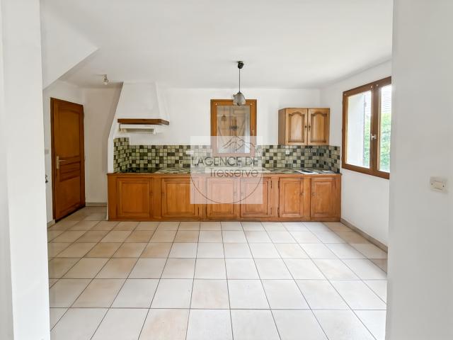 EPERSY Maison individuelle avec vue dégagée