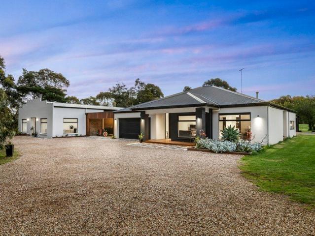 Epic Lifestyle Property with Massive Vehicle & Garage Space