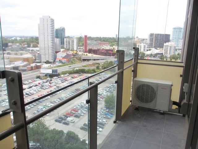 Epic: 14th Floor Stunning One Bedroom Apartment Close to the River!