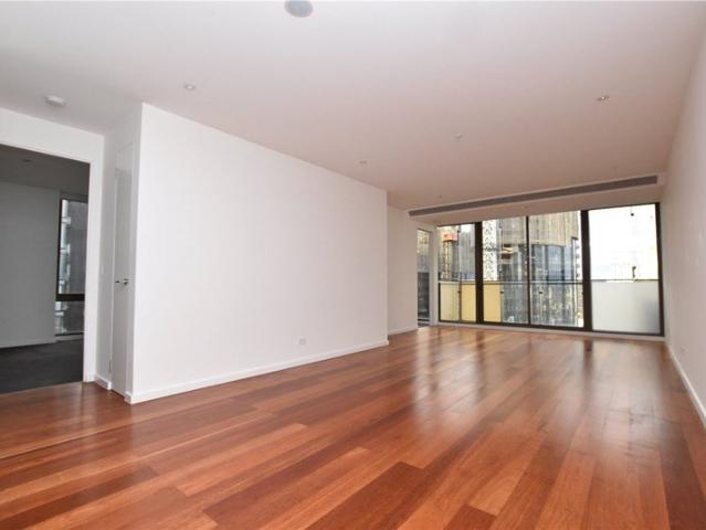 Epic 19th Floor Elegant Three Bedroom Apartment in The Heart of Southbank!