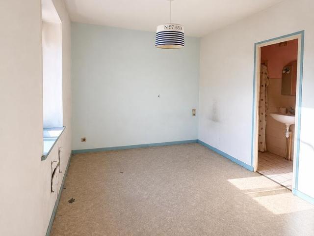 EPINAL Appartement Type F2 à rénover Au calme Proche centre