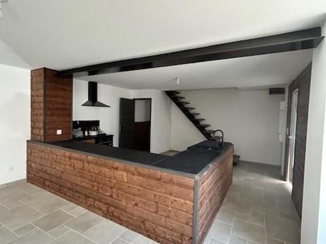 Epinal, entre maison et appartement. Ce bien refait à neuf e. 113m² Épinal