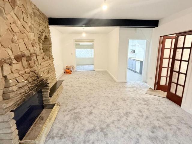 Epping Glade, London, E4 7PQ, United Kingdom | 3 bed duplex for rent #140657375 | Rentberry