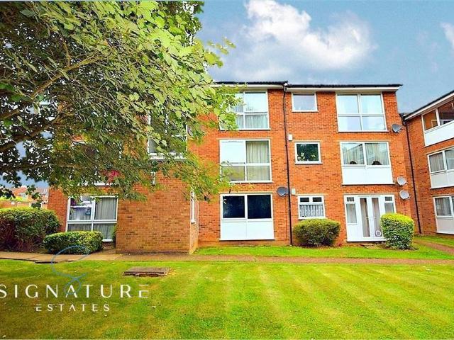 Epping Green, Hemel Hempstead. 1 bed flat to rent £1,050 pcm £242 pw