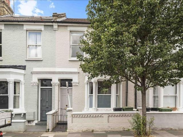 Epple Road, Fulham, London, SW6 3 bed house to rent £4,117 pcm £950 pw