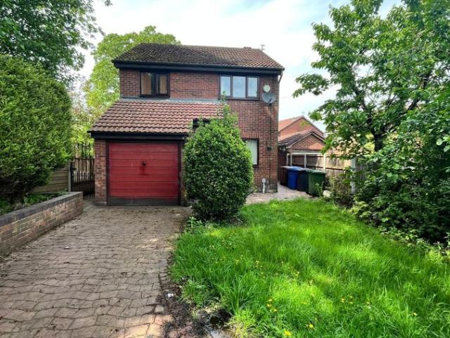 Eppleworth Rise, Clifton, Manchester, Lancashire M27, 3 bed detached house to rent, £1,700 pcm | PrimeLocation