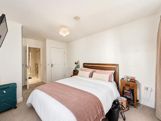 Epstein Square, Poplar E14, 3 bed shared accommodation to rent, £1,400 pcm | PrimeLocation