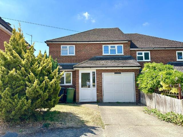 Epsom 3 bed semi detached house to rent £2,600 pcm £600 pw
