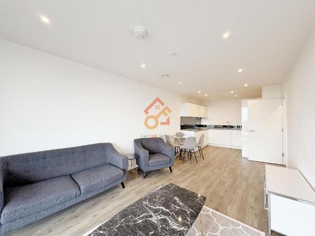 Epsom House, 2 Fairfield Avenue. 2 bed flat to rent £2,000 pcm £462 pw