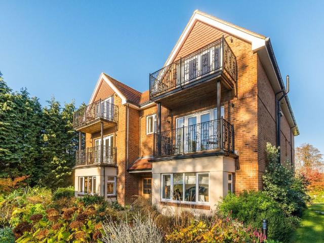 Epsom Road, Boxgrove, Guildford GU1, 2 bed flat to rent, £2,300 pcm | PrimeLocation