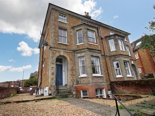 Epsom Road, Guildford 1 bed flat to rent £1,450 pcm £335 pw