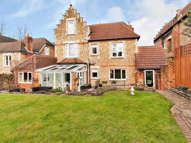 Epsom Road, Guildford GU1, 1 bed flat to rent, £1,400 pcm | PrimeLocation