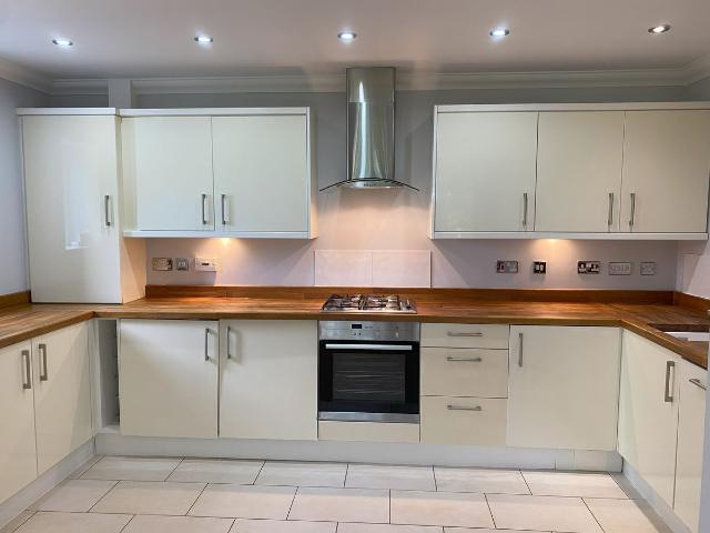 Epsom Road, Guildford GU1, 2 bed flat to rent, £1,700 pcm | PrimeLocation