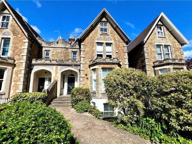 Epsom Road, Guildford, Surrey, GU1 1 bed apartment to rent £1,050 pcm £242 pw