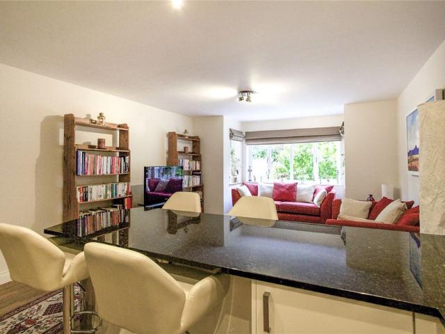 Epsom Road, Guildford, Surrey, GU1 2LE