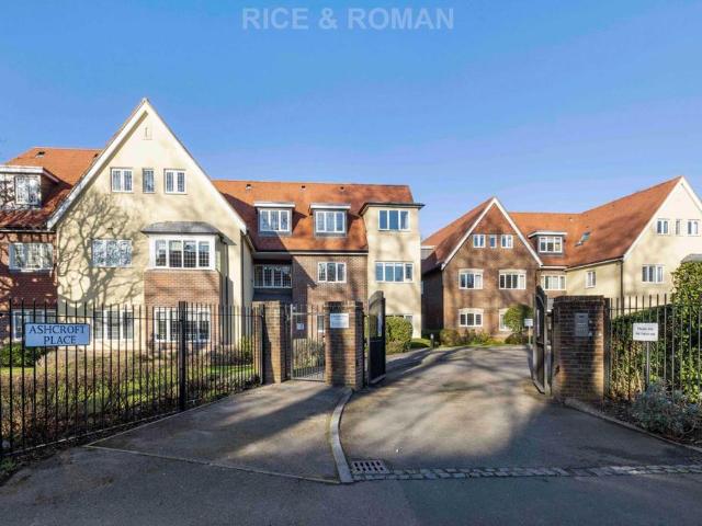 Epsom Road, Leatherhead KT22 2 bed retirement property to rent £1,700 pcm £392 pw