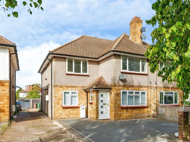 Epsom Road, Sutton SM3, 3 bed flat to rent, £2,050 pcm | PrimeLocation