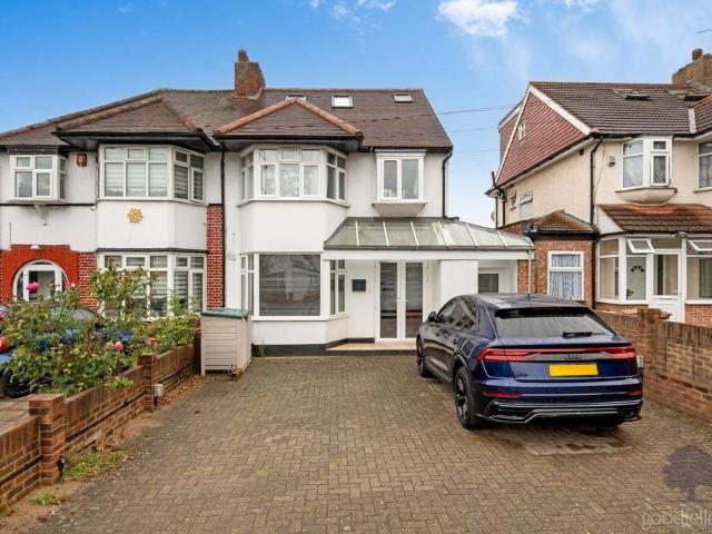 Epsom Road, Sutton SM3 5 bed apartment to rent £2,500 pcm £577 pw