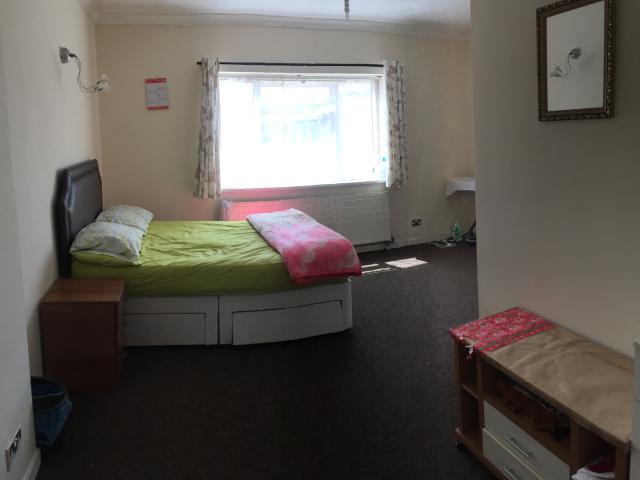 Epsom Road, Seven Kings, Ilford, Essex, IG3
