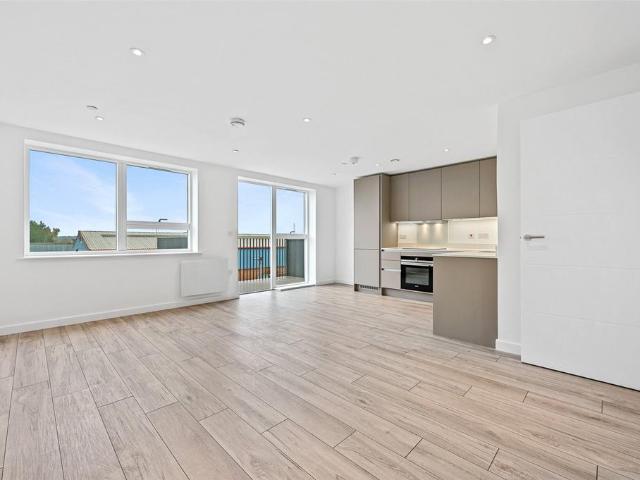 Epsom Road, Watford, WD18 1 bed apartment to rent £1,500 pcm £346 pw