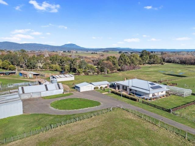 Equestrian haven in Westbury awaits you