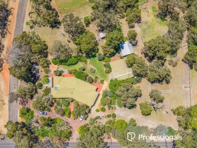 Equestrian Property in John Farrant Estate!