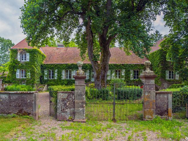 EQUEVILLEY HAMEAU DE COURCELLE PROPRIETE SEIGNEURIALE DU 18EME ET SON PARC