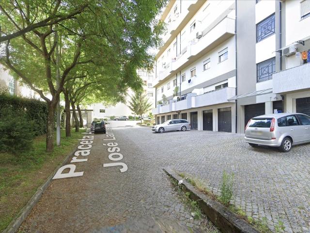 Equipped and furnished 3 bedroom duplex apartment in S. José S. Lázaro in Braga for rent