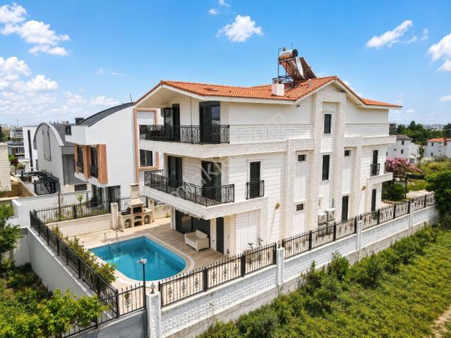 Ermenekte Müstakil 6+1 Trıplex Havuzlu Villa