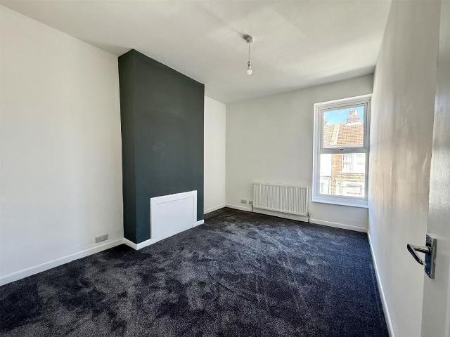 Ernest Road, Portsmouth PO1, 2 bed property to rent, £1,000 pcm | PrimeLocation