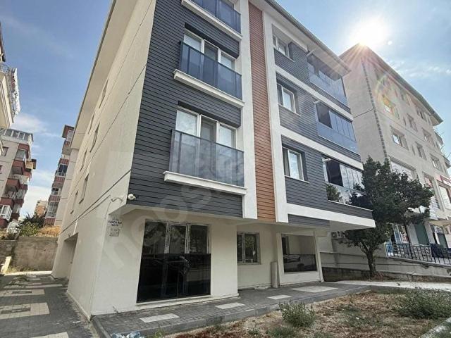 ERNOVA`DAN ERYAMAN`DA GÜZEL KONUMDA BAĞIMSIZ MUTFAK KİRALIK 2+1