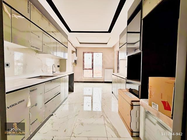 EROKLAR'DAN ÇİFT BLOKLU SİTE İÇERİSİNDE TERAS BALKON LÜX 3+1