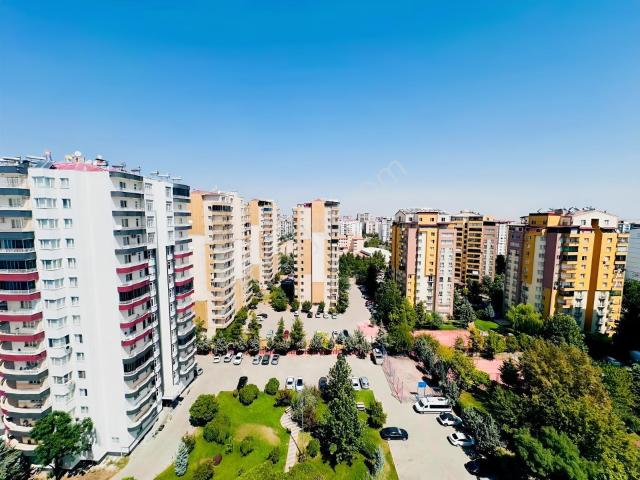 Eras Gayrimenkul'den Kent Meydanı Civarı Satılık 4+1 Daire