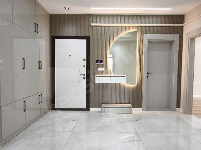 ERCİŞTE CAMİKEBİRDE SATILIK 3+1 EBEVEYN BANYOLU LÜKS DAİRE