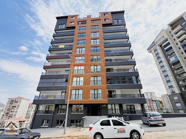 ERCİYAS'TAN ŞEHİTLER CADDESİNDE 3+1 TERAS BALKONLU ÖNÜ AÇIK