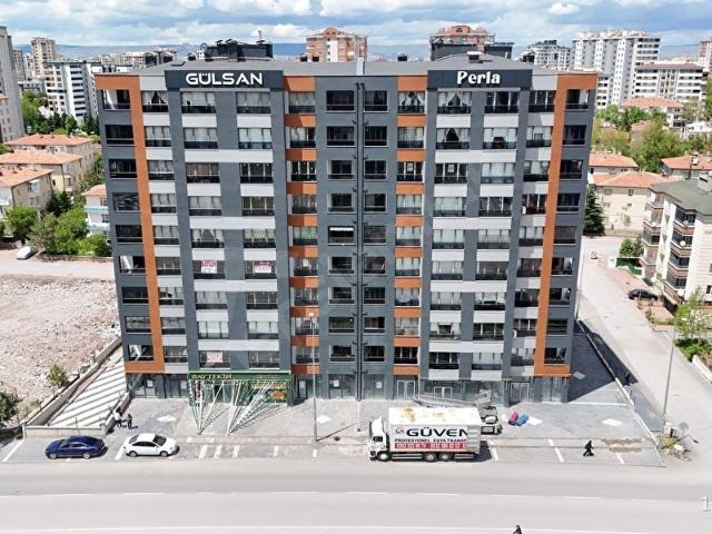 ERCİYE GAYRİMENKUL BAHÇELİEVLER SİTE İÇERİSİNDE 4+1 LÜX DAİRE